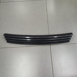 РЕШЕТКА РАДИАТОРА ПРИОРА С/О 4 ПОЛОСЫ ШИРОКИЕ БЕЗ ЗНАКА см.фото